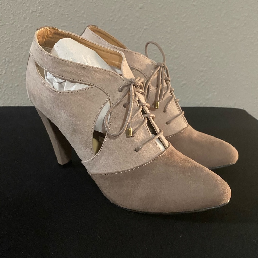 Brand new Avon cushion walk